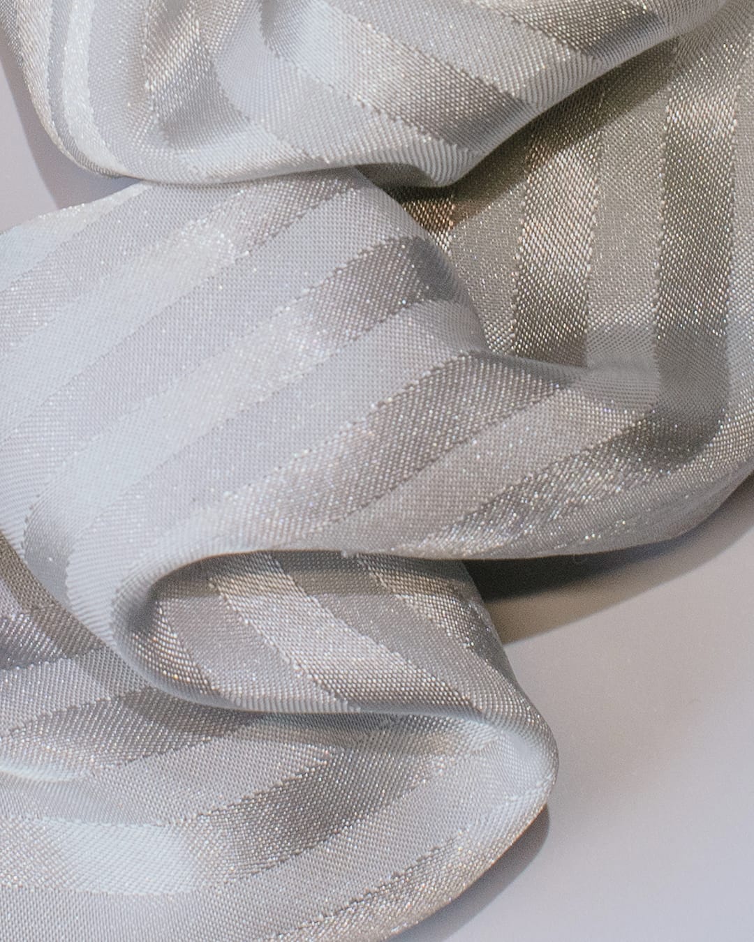 Scrunchie Rayo de Plata - Imagen 2